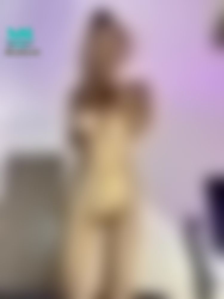lonelymeow : You like my 🍑? 哈哈🍆