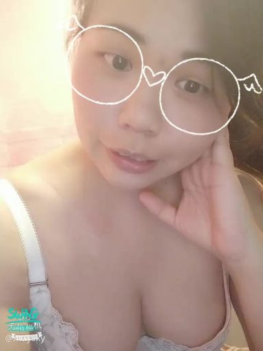  : Zhang's long-lost breast touching video 🙈
#摸奶 #露奶 #生活