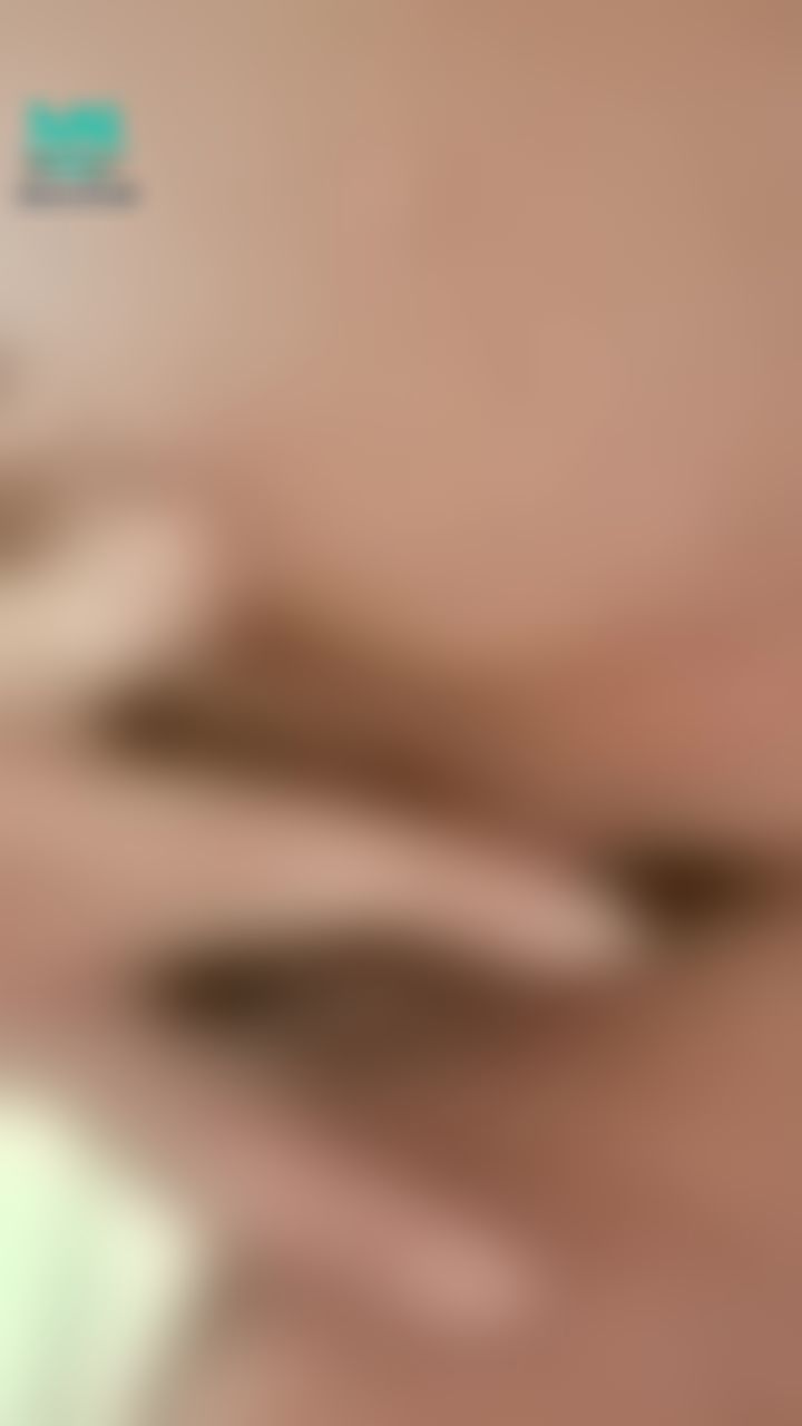 sweetievv : 舒服到不行 兩根狂抽插👉👈