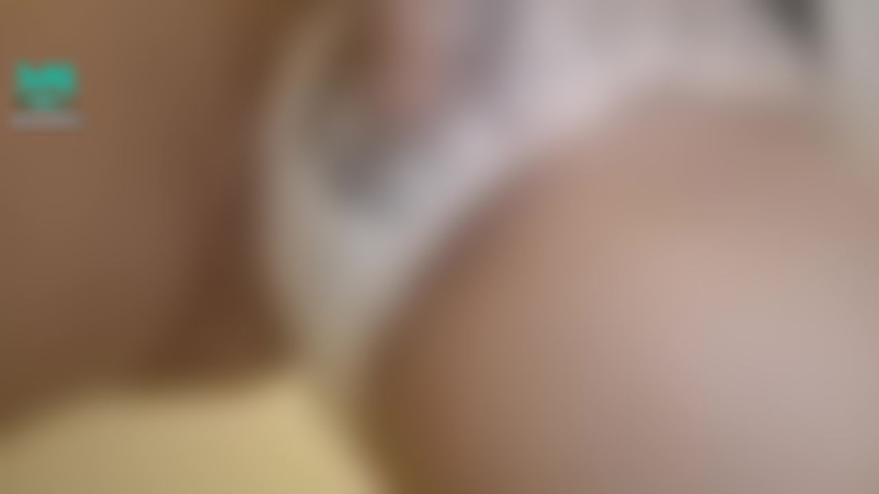 sweetievv : 好透的性感小褲褲...夾緊妹妹讓我高潮😻