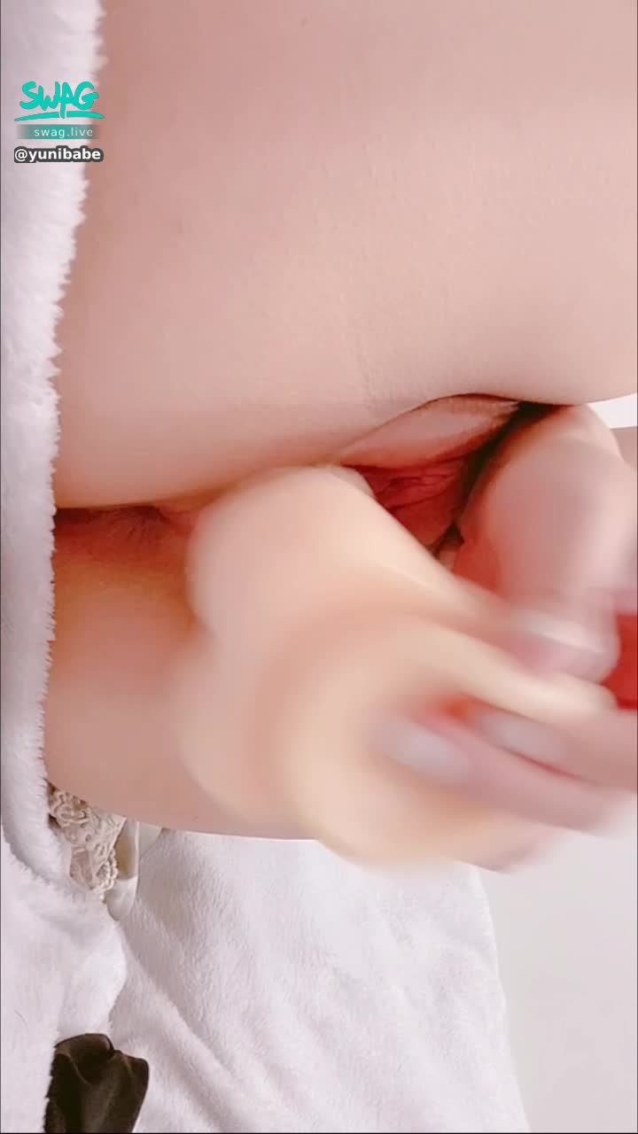 yunibabe : 🔞大肉棒插嫩穴🔞必解❗️
好喜歡被肉棒塞滿的感覺呀🤤🤤🤤
趁小紅還沒來之前好好感受一下被抽插的爽感🥴
加快手速🤌🏻🤌🏻🤌🏻水水聲也越來越大聲了💦😈

#插穴 #抽插 #水聲 #呻吟聲
#鮑 #美鮑 #美穴 #白虎 #嫩鮑  #美鮑 #一線肥鮑
#粉嫩 #稚嫩 #hot #sexy #白皙 #小隻馬
#情色 #誘惑 #淫蕩 #性感 #騷 
#尤妮 #yuni #yunibabe