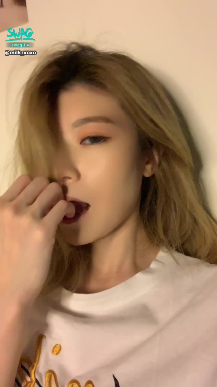 milk_xoxo : 晚上要來陪我聊天嗎？