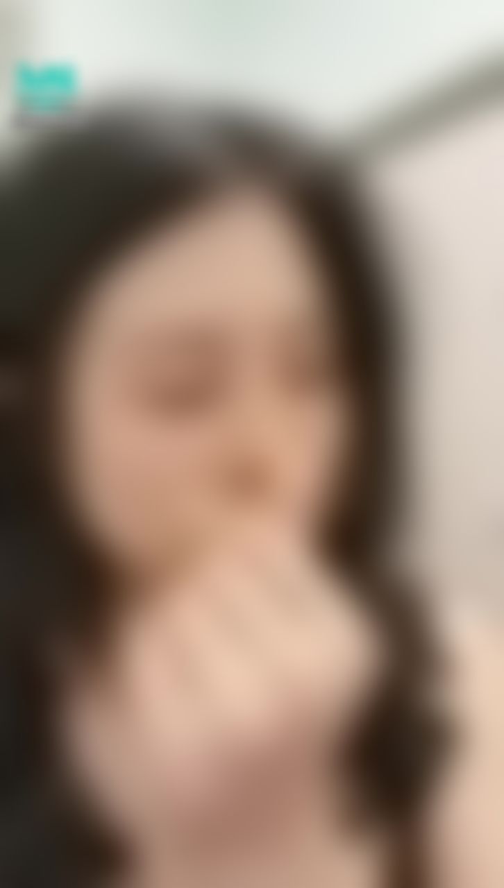 loveevelyn : 可可愛愛，騷首弄姿一下😏😏😏