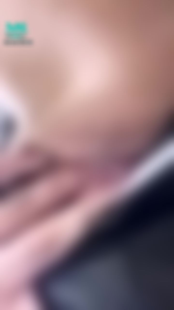  : 太想愛愛 自己來  不小心漏出小鮑魚 好害羞🔞