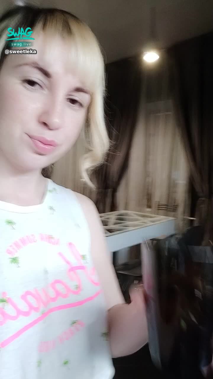 sweetleka : I am teasing you in my kitchen 🤩 COME AND SEE My lovely❤ naked body😸🔥🔞 HAIRY PUSSY😻🔞