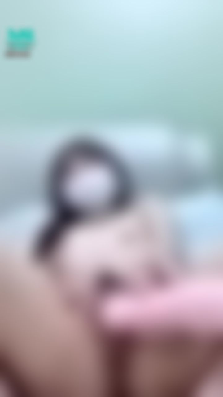 lizbaby : 假屌插入穴穴
#假屌 #按摩棒 #穴穴 #露穴 #假屌插入 #露點 #乳頭 #奶頭 #口罩 #全裸 #裸體