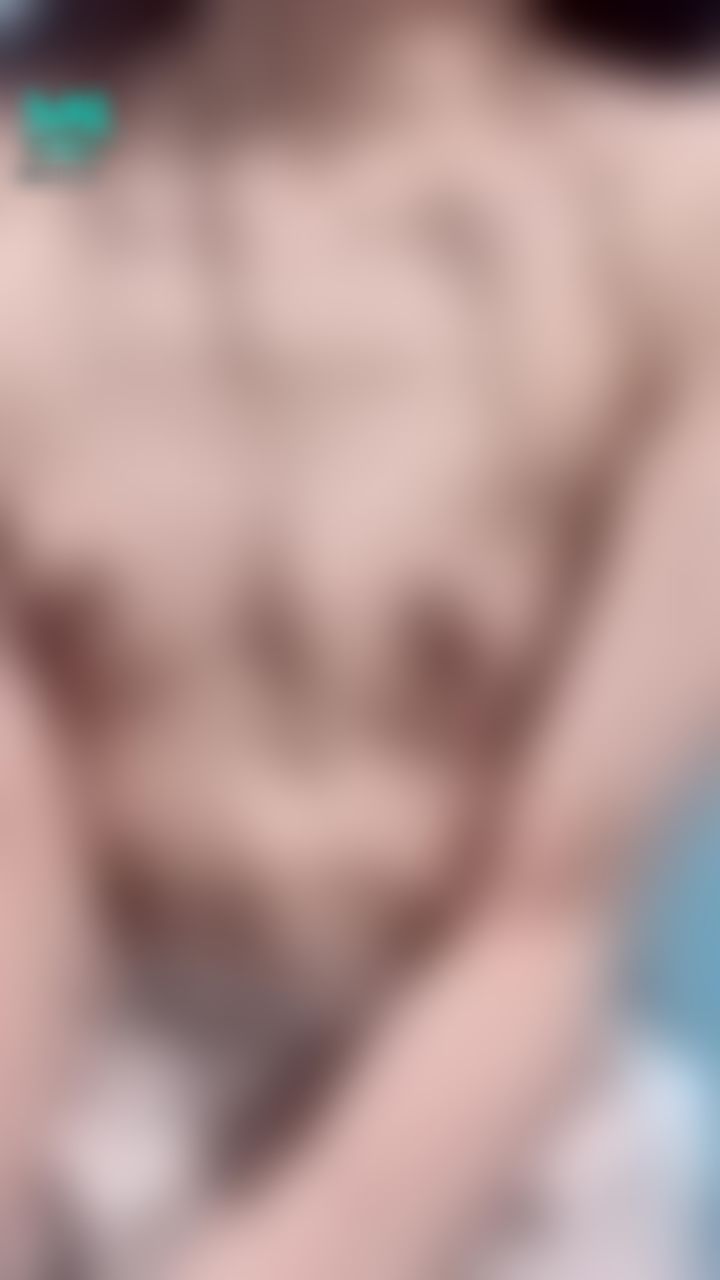 lizbaby : 想要舔嗎？
#奶子 #露點 #乳頭 #奶頭 #裸上身
