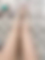 monicaray : Long legs. Beautiful feet 🔥