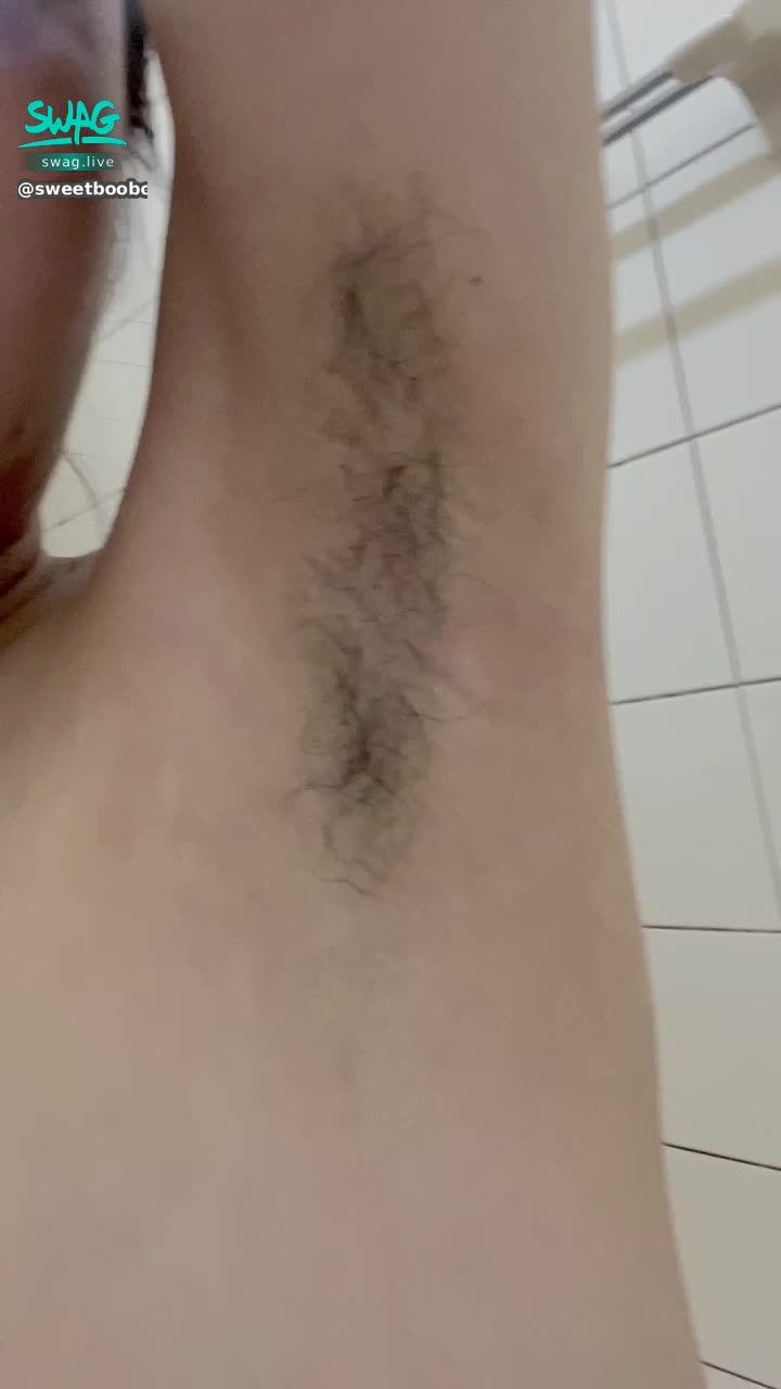  : Close-up of armpit hair, the last shot of armpit hair is about to be shaved 🔥