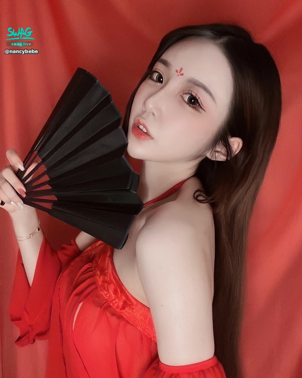 nancybebe : "Master, are you still satisfied with this concubine's outfit today?"