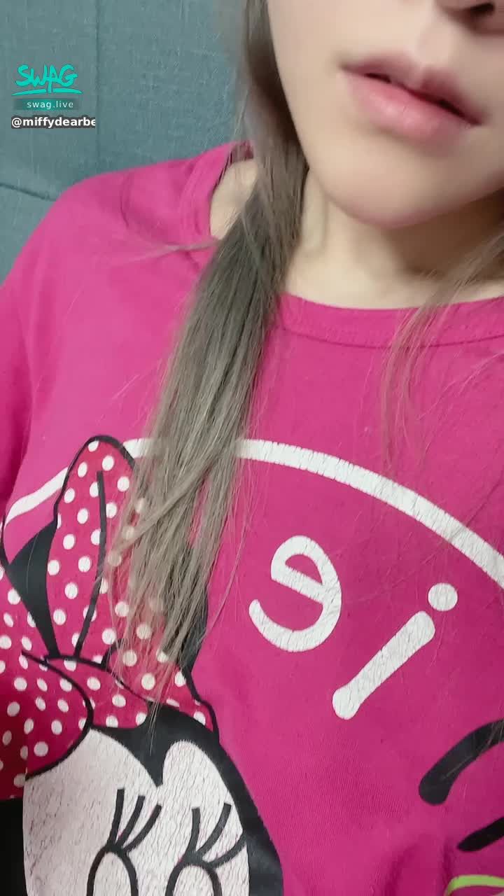 miffydearbebe : 掀開看沒穿內衣奶 🥛