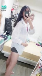 janicee : 清純小姐姐的小性感👀
襯衫下的一抹紅♥️
Under the white shirt🌹
#長髮 #黑髮 #sexy #短褲 #氣質 #赤腳 #美腿 #性感 #裸足 #露腰 #鎖骨 #小可愛 #細肩帶