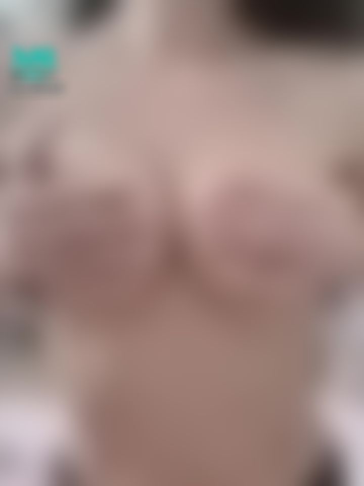 monicaray : Play with my nipples. Suck them 🤤