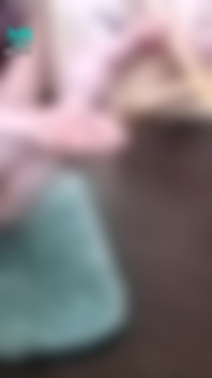  : 白嫩Q彈的屁股露出了一半 看起來竟然也超級可口的啦❤️