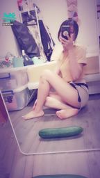 janicee : 赤腳與剛買回家團圓大黃瓜💚
是食物還是玩具?
開衩短褲下的腳腳💙
big cucumber😍
#長髮 #黑髮 #sexy #短褲 #氣質 #赤腳 #美腿 #性感 #裸足 #腳趾 #馬尾 #開衩 #腳底 #大腿