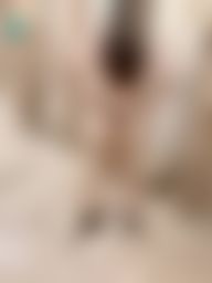miababe : 真心话大冒险输了,被罚去男厕所脱光光跳舞😰😰厕所里面好像还有人😱阔出去了😜😜(5)