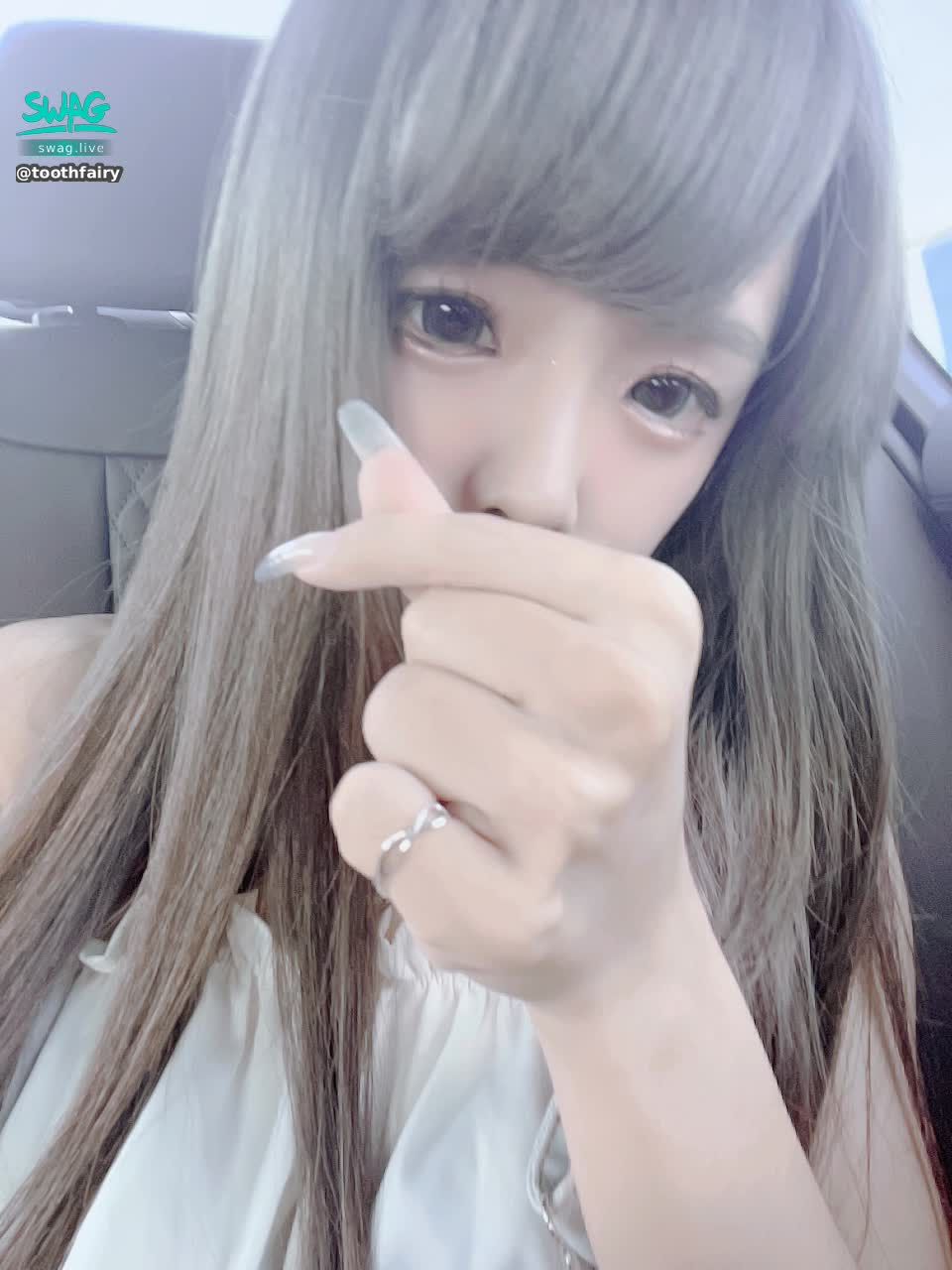 toothfairy : Ladies~ Good afternoon~
Are you full? ☺️

Come on, everyone at work 💪🏻
The weather is so hot~ I need to add more water 💦

Luv u guys 💕

#牙牙 #萌 #小隻馬 #可壞可愛 #童顏
