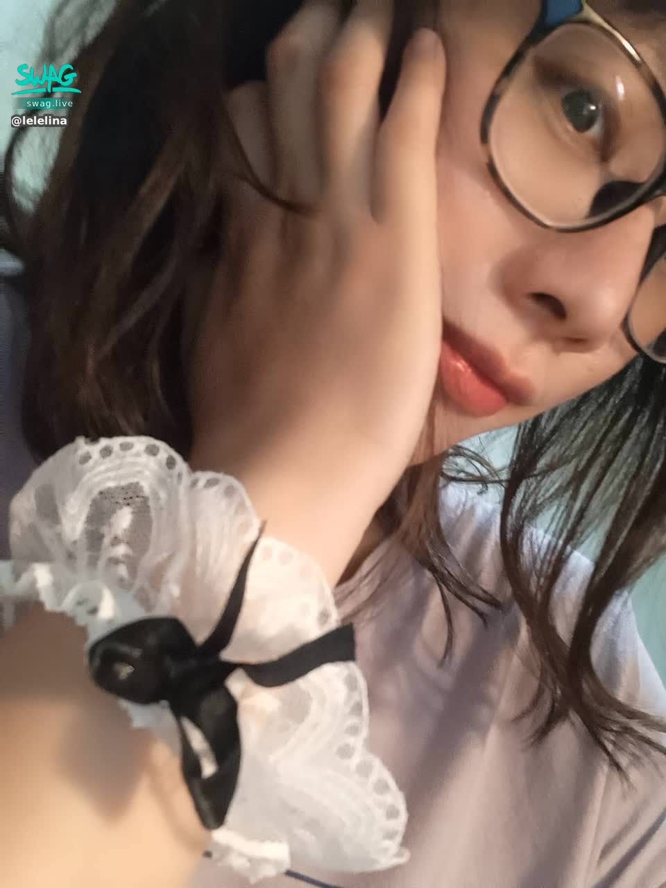  : When I went to check the old car the other day...
I'm afraid there's something I shouldn't see in the car~
I didn't expect that I was accidentally found this bracelet in the end~ Really 🙄🙄🙄🙄
