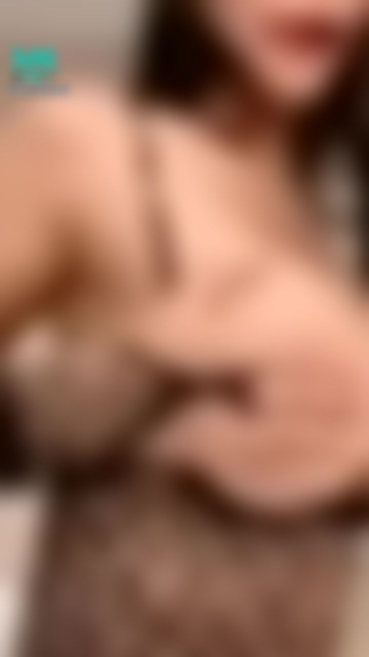  : 好想要～想要到大力到把自己的奶子揉紅了😏