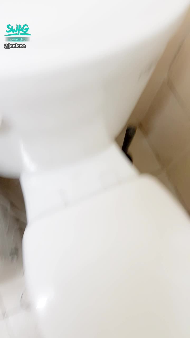  : The sound of water flushing 💦💦💦
get out of the toilet 👠👠
Imminent hemisphere 💋
gonna fall out 😈
🌸🌸🌸 Small activities at the end of July:
Private message me "want to watch", or spy on the private video of rubbing breasts from the front camera 🌸🌸🌸
#長髮 #黑髮 #sexy #短裙 #氣質 #高跟鞋 #美腿 #性感 #細肩帶 #胸 #深V #挖空 #半球 #足控 #鎖骨 #腿控 #馬桶