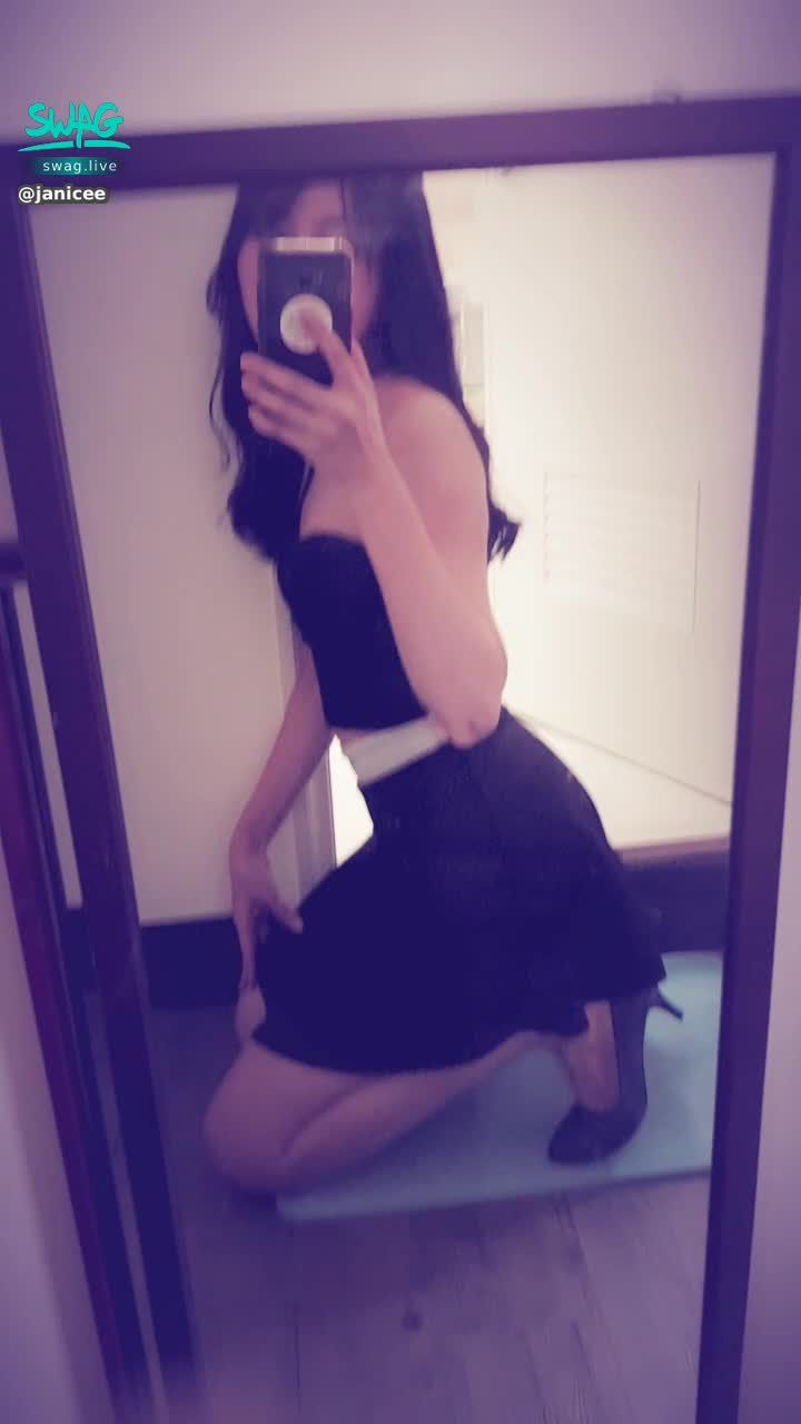 janicee : small space in front of toilet 💚
Bent over sexy perspective 😍
Imminent hemisphere 💋
gonna fall out 😈
🌸🌸🌸 Small activities at the end of July:
Private message me "want to watch", or spy on the private video of rubbing breasts from the front camera 🌸🌸🌸
#長髮 #黑髮 #sexy #短裙 #氣質 #高跟鞋 #美腿 #性感 #細肩帶 #胸 #深V #挖空 #半球 #足控 #鎖骨 #腿控