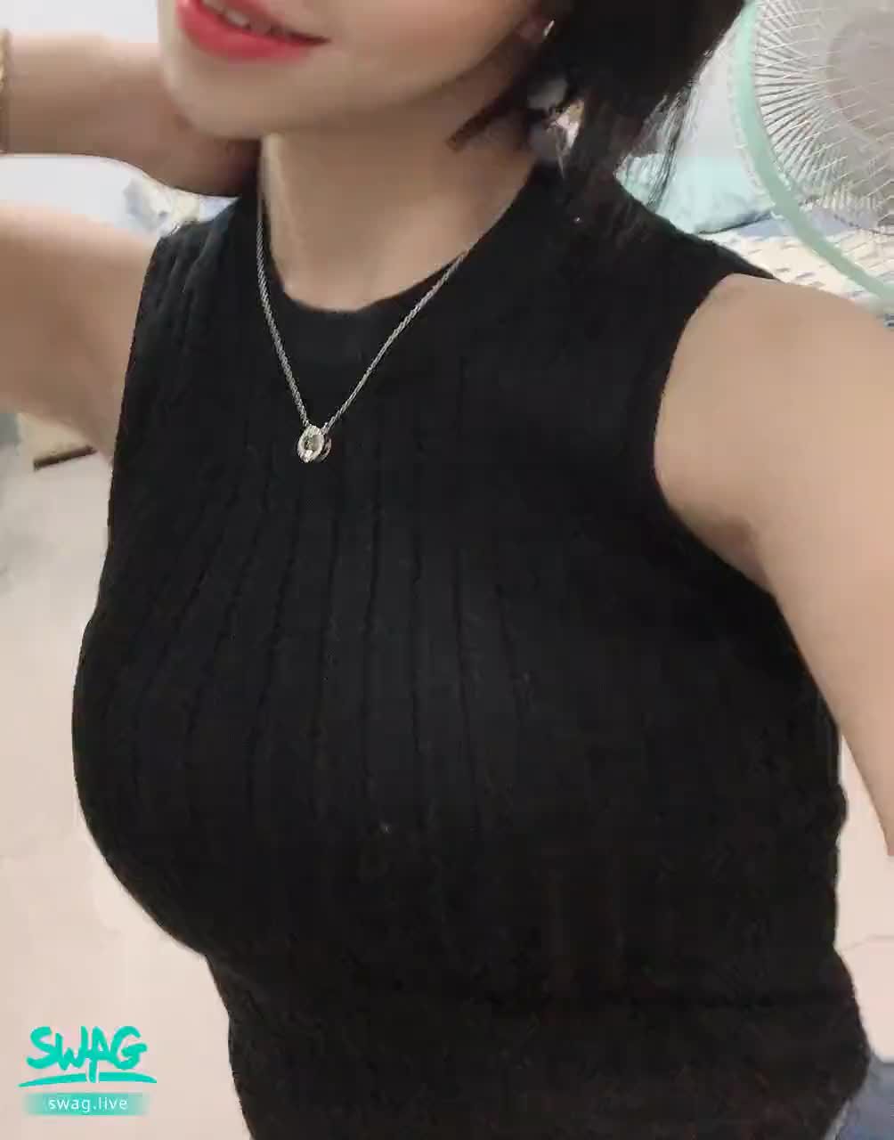 namisu : 緊身毛衣怎麼樣🫣