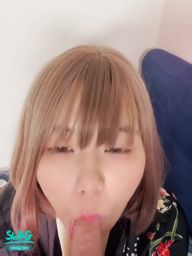 lovemilemile : 首度露臉吃棒棒
第一視角吃棒棒❤️
#蜜璃 #吃屌 #口交 #lovemilemile #正臉 #短髮 #第一視角 #露臉