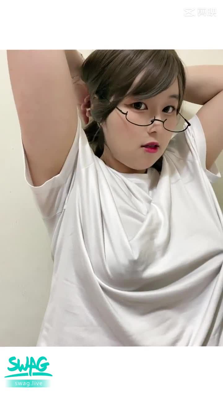  : 蜜璃女友T shirt 風激凸了