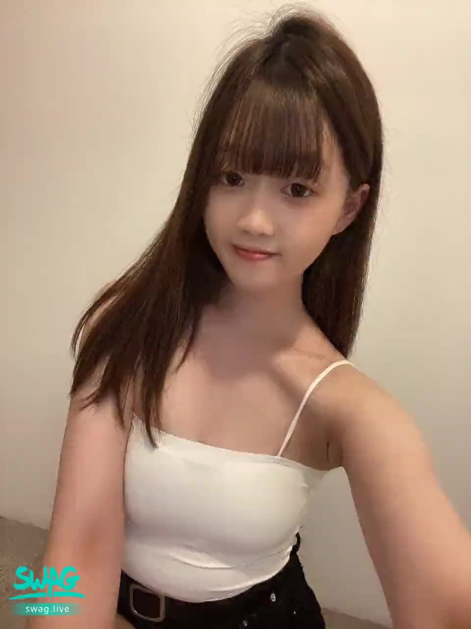 cuteabbie : 🉐性感誘惑私藏❤️
舊粉絲私訊「想對我說的一句話」🉐全裸M字性感火辣私藏片🔥