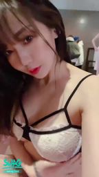 ladyyuan : Meow~ Show you my see-through bra!
The whole body is super horny 😙