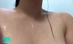  : 要不要和小奶牛🐄一起洗澡呢🛁