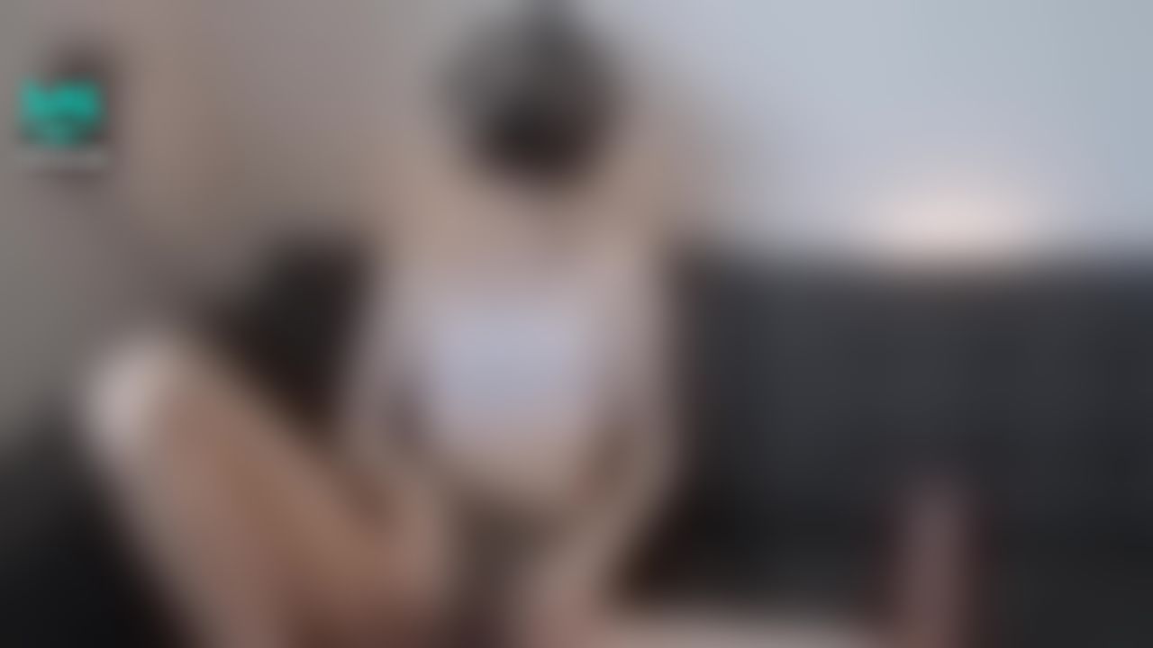 shinaryen : Caught a Girl Watching Porn on VR