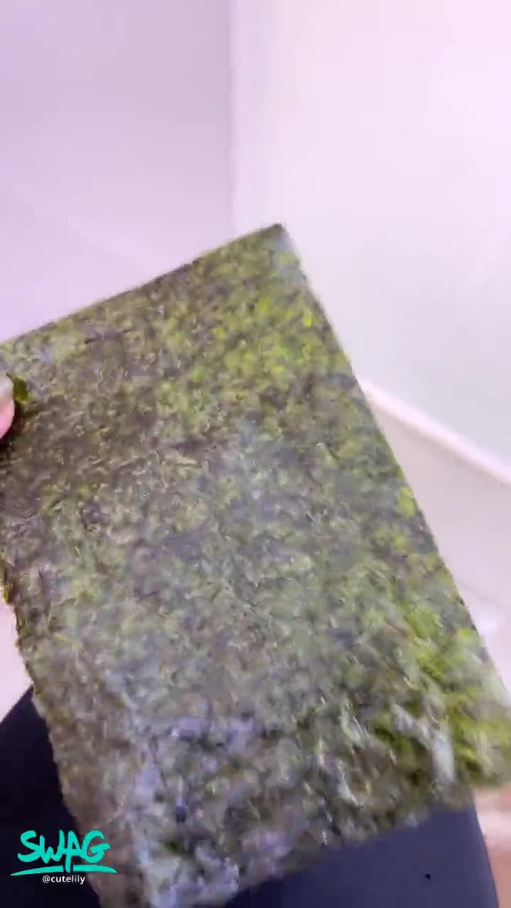 cutelily : 芥末海苔怎麼這麼好吃😋停不下來