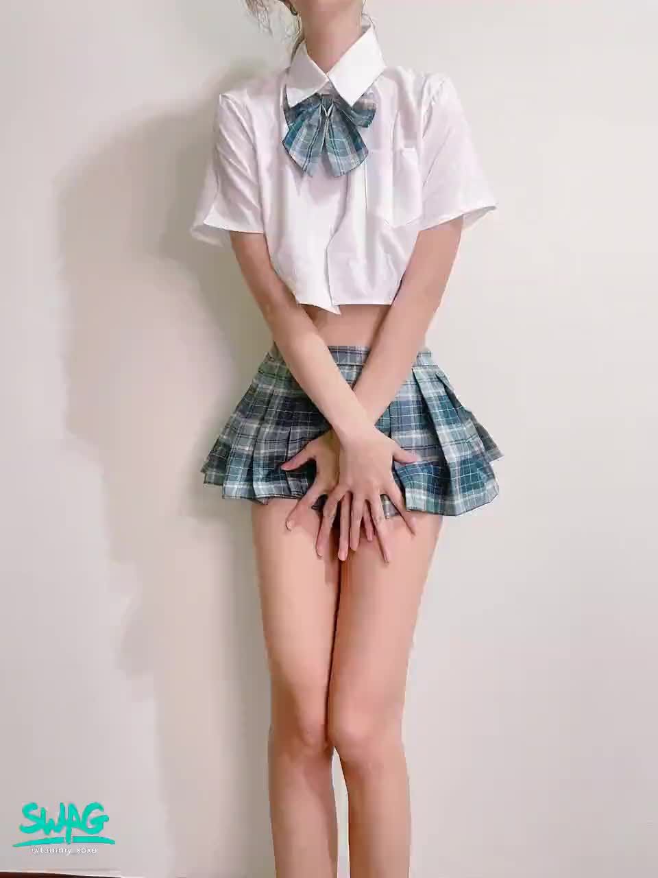 tammy_xoxo : 聽說男生對學生妹都會有幻想…😈是真的嗎~有哥哥也喜歡嗎🤤