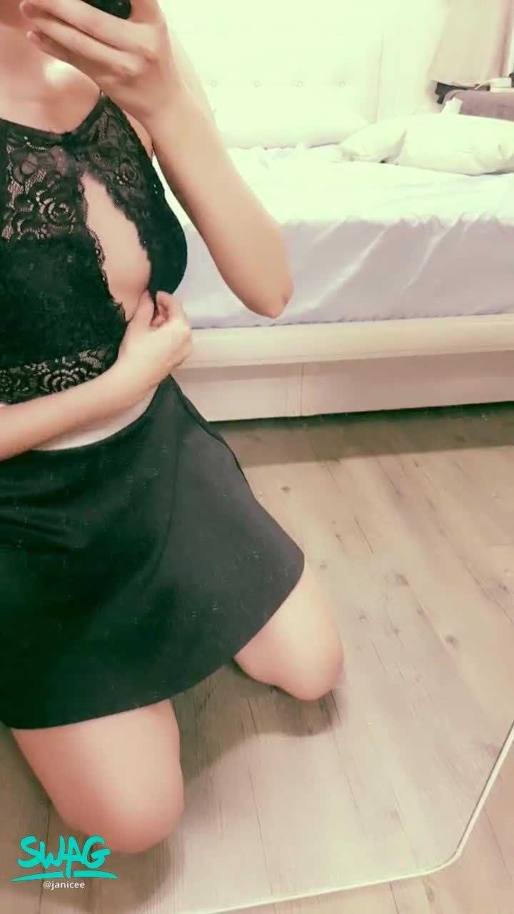  : 綁著高馬尾揉胸😍充滿彈性的柔軟半球💗