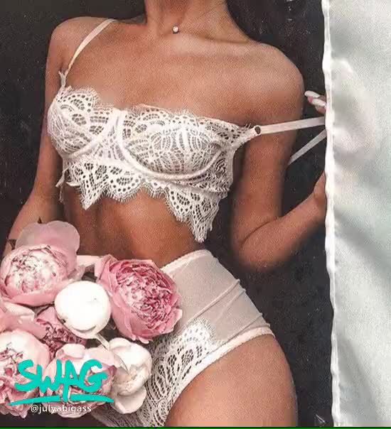 julyabigass : I love when there are flowers in my room and this beautiful fragrance 🥰