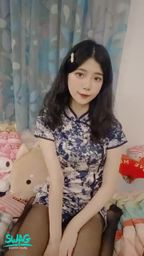 annie_lovely : 這是你要的鴨子坐嗎?
.
.
.
有一隻小鴨子在排隊,
想和前面的鴨鴨對齊,
可是怎麼樣都對不齊,
然後它就嘀嘀咕咕的說,
對不齊鴨,對不齊鴨,
你聽到了嗎,對不起。
----這個好適合拉不下臉的道歉----
#黑絲控 #鴨子坐 #腿
#旗袍 #sexy #露臉