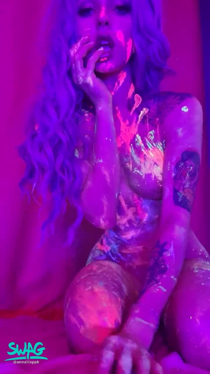 annaliisppb : my body in neon colors
my naked body in paint under neon light