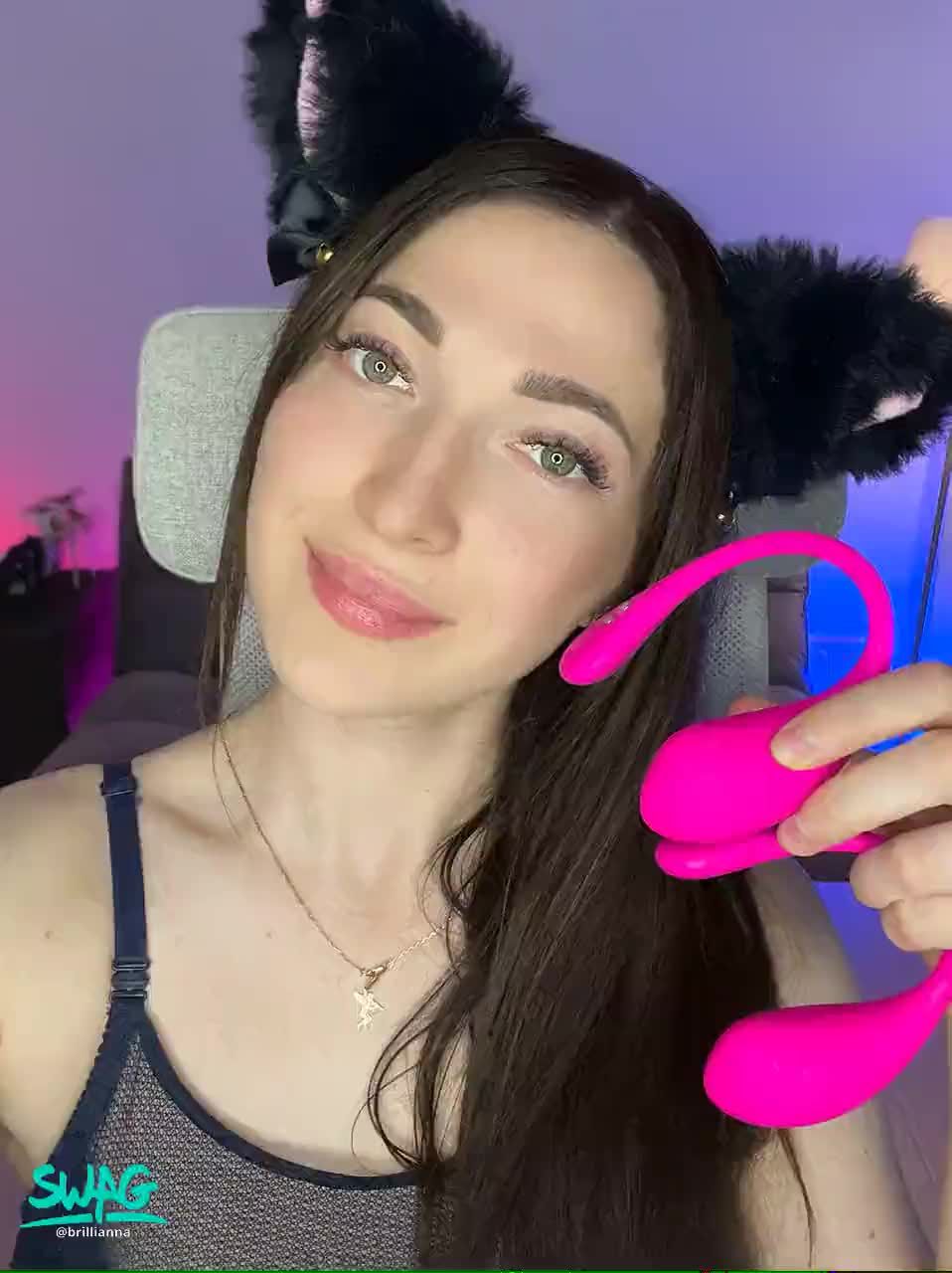 brillianna : control my orgasm!
vibro egg / lush / pink toy! i can put it in my pussy or ass and you will vibrate and make me squirt for you! I love feeling it inside of me! I get so wet and horny, I scream and moan a lot! drive me crazy!
12500 💎 5 minutes to control (I will send you a link in private messages when you give me a gift) 
don't forget to follow me so I can send you a message