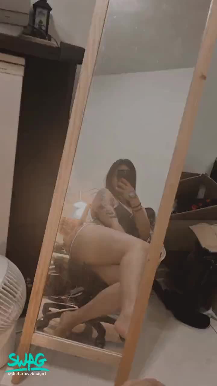 dieforlovebadgirl : 全身最驕傲的地方除了奶就是腿惹
#sexy #性感 #日常生活 #騷 #腳趾控 #腿控 #誘惑
