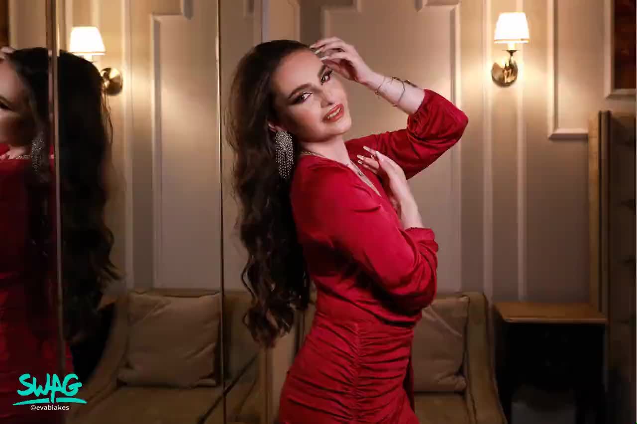 When in doubt wear red | SWAG
