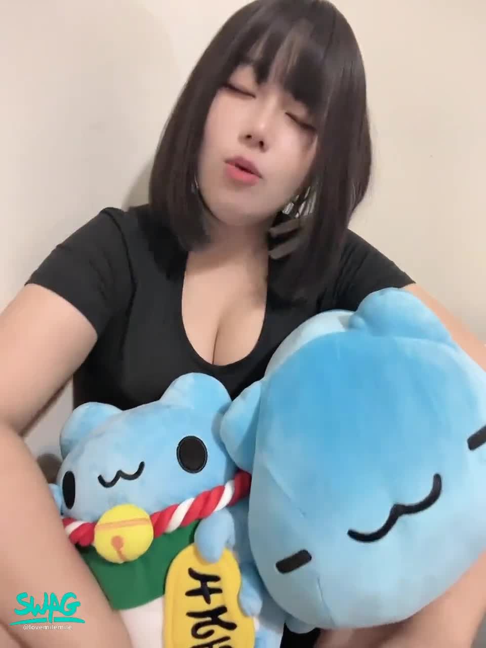  : Kapo is the cutest ❤️❤️❤️

Can you consider subscribing me?
i'm cute too 🤭
#咖波 #可愛 #大奶 #巨乳 #蜜璃 #lovemilemile #生活 #唱歌