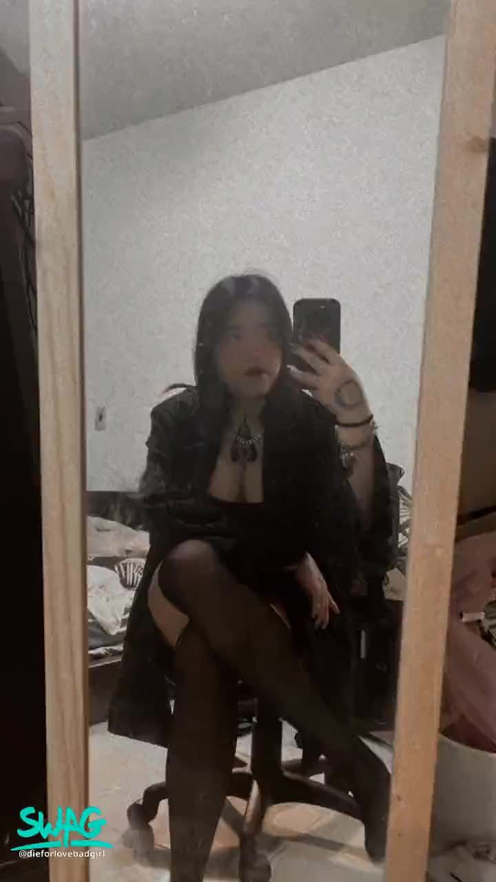 dieforlovebadgirl : 這樣夠辣嗎?不夠我再加🫦
#sexy #性感 #日常生活 #騷 #巨乳控 #腳趾控 #腿控 #露臉 #誘惑