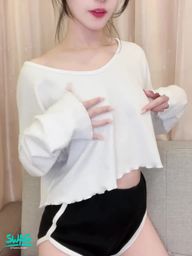 hannababe : ♡
征服我?先幫我脫衣服吧🤪