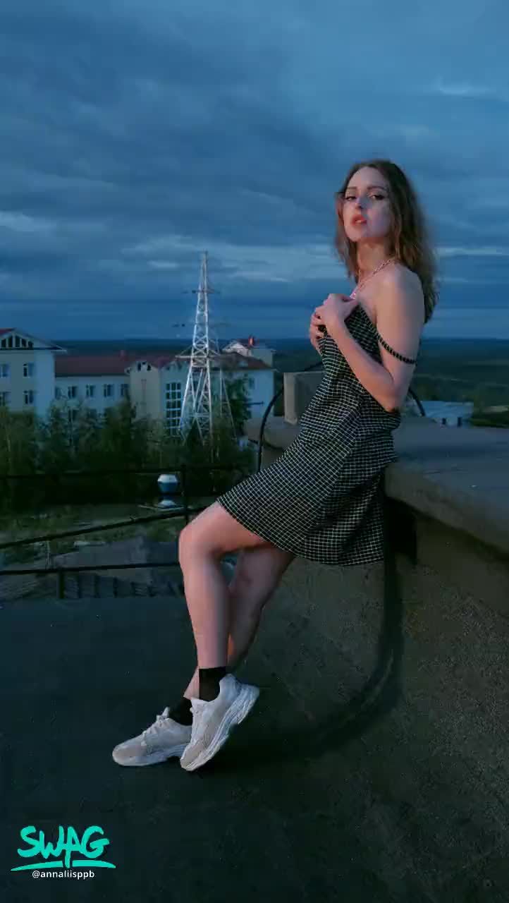 annaliisppb : dress, naked boobs, beautiful view