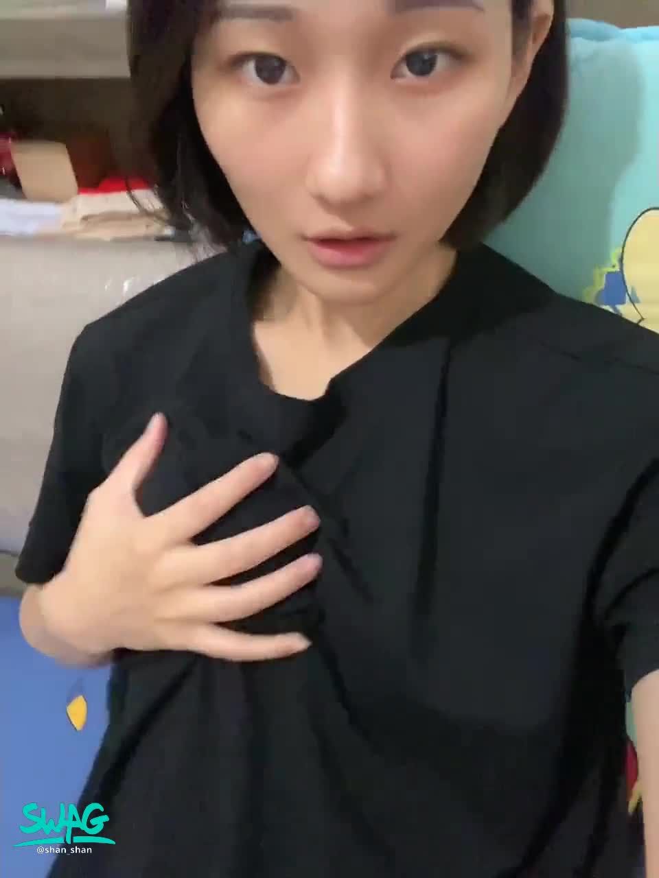 shan_shan : 由上往下揉ㄋㄟㄋㄟ+摸摸+呻吟🥰🥰