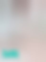 : 👠脫掉內褲,打開大腿,帶你來我的粉穴一探究竟🤤