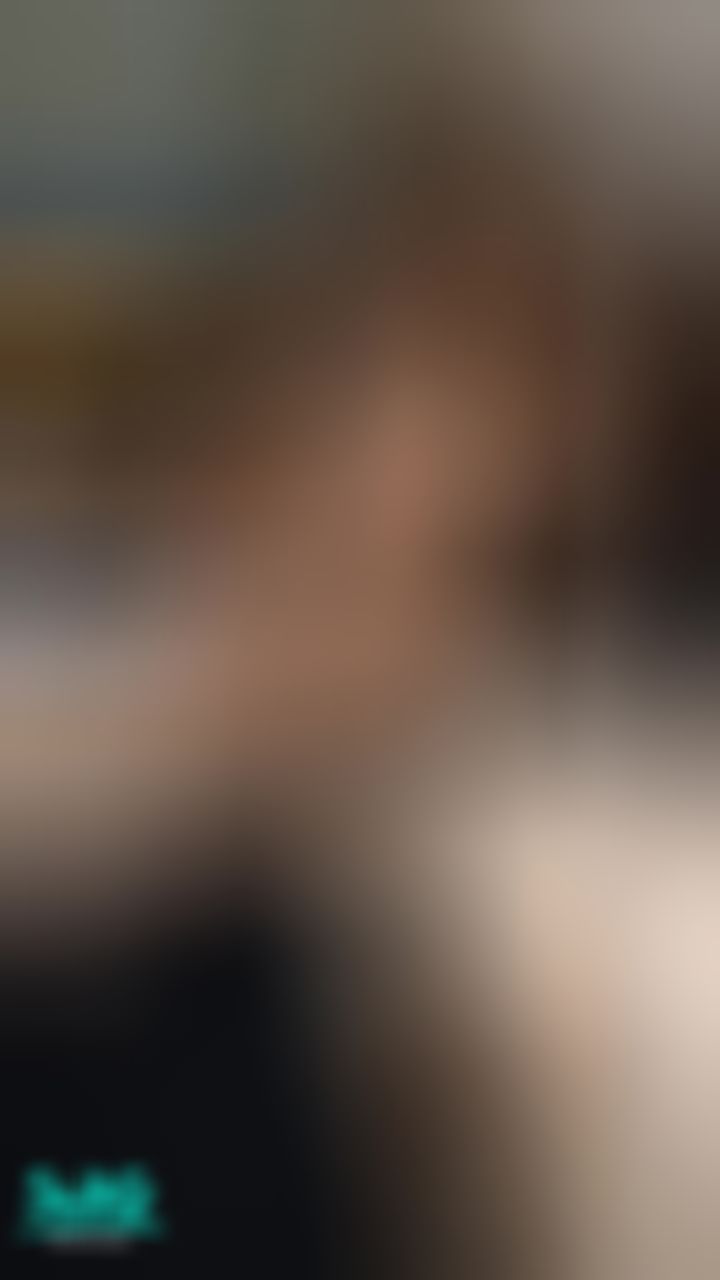 loveevelyn : 三五好友總是安排時間陪伊伊過生日,幸福
這樣在你面前唱歌,會讓你陶醉嗎?