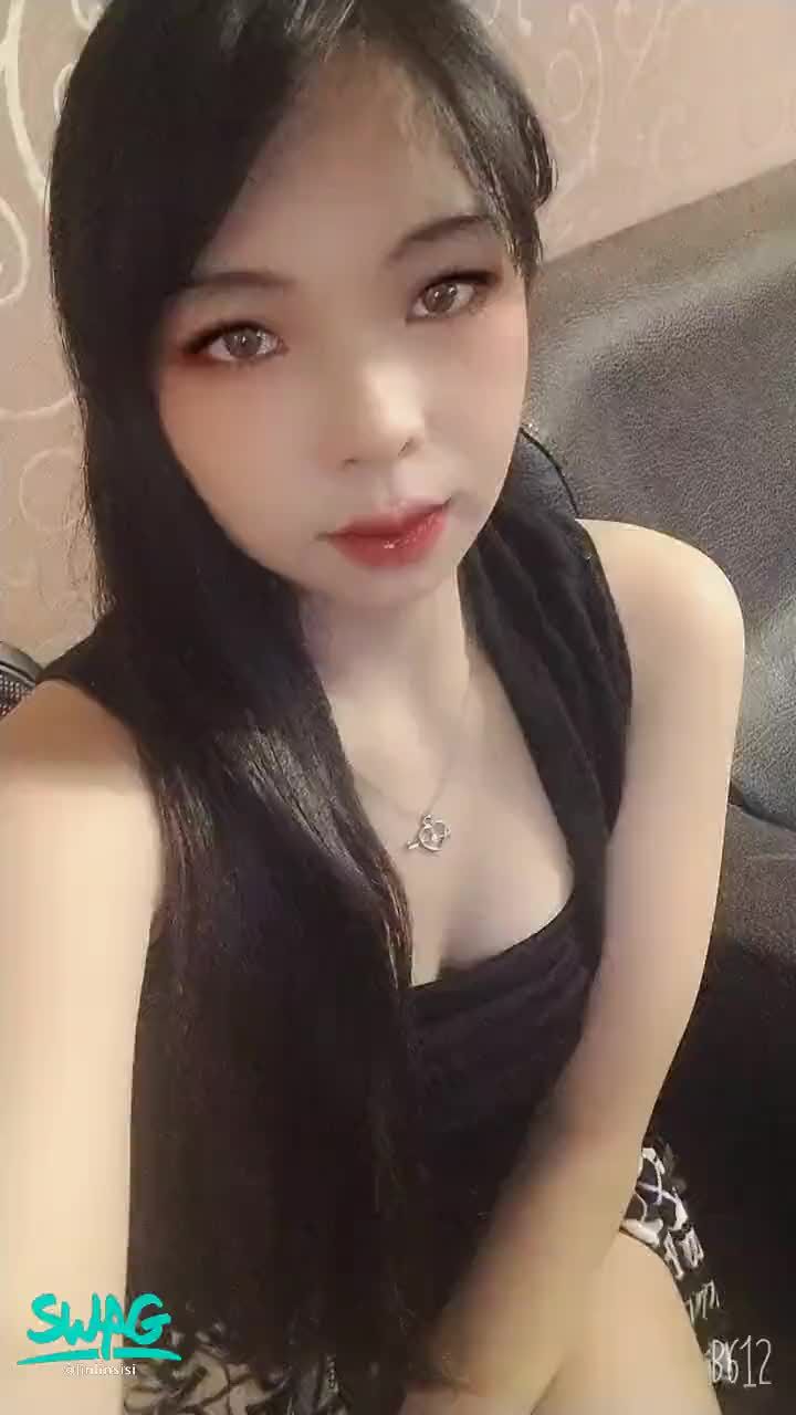 linlinsisi : 因為不定時上播 記得追我喲~
這樣我開直播時,才能即時找到琳琳😘