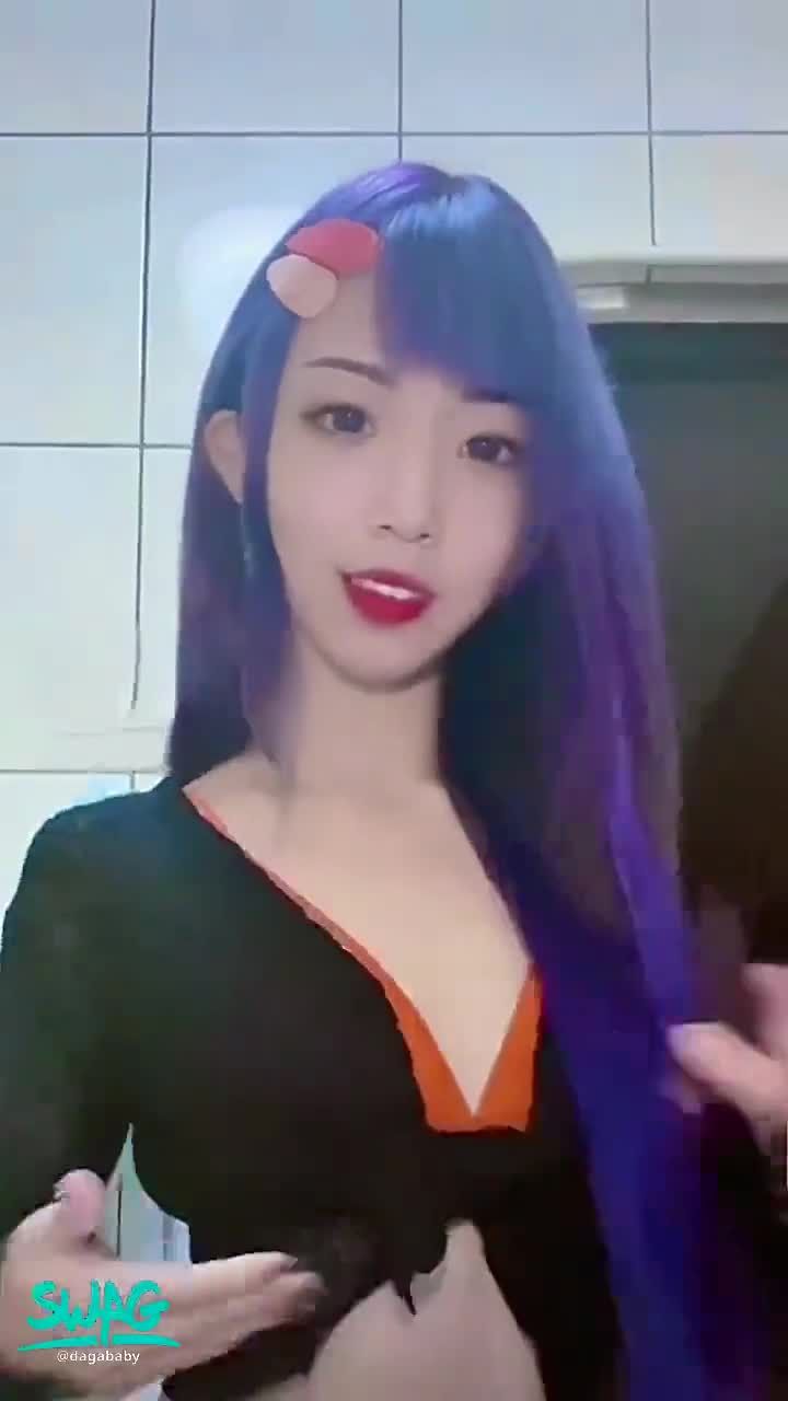 dagababy : 變DJ狄爺的概念🌚
今天超開心下播❣️
跳跳舞給我的哥們🥰